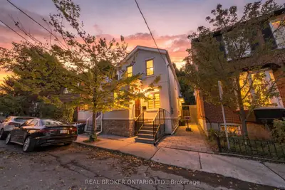 26 Bishop Street, Toronto, On M5r 1n2
