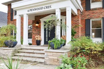 6 Penwood Crescent, Toronto, On M3b 2b9