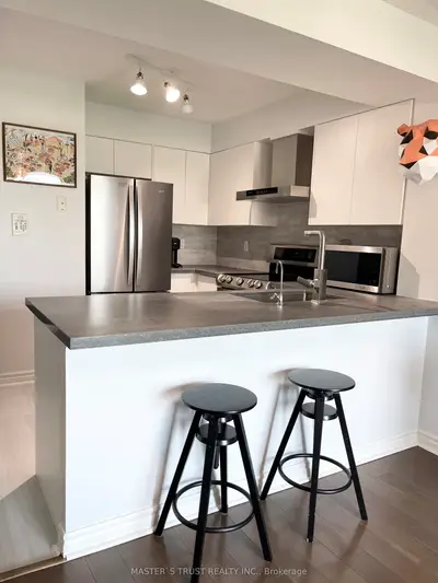 28 Harrison Garden Boulevard 801, Toronto, On M2n 7b5