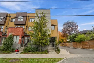 9 Clintwood Gate 33, Toronto, On M3a 0a8