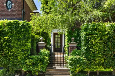 236 Poplar Plains Road, Toronto, On M4v 2n7