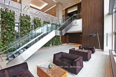 35 Brian Peck Crescent 526, Toronto, On M4g 0a5