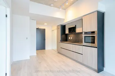 2 Augusta Street 704, Toronto, On M5v 1y4