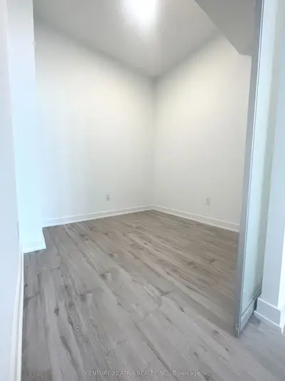 252 Church Street 2105, Toronto, On M5b 1z2