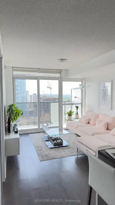 125 Redpath Avenue 2402, Toronto, On M4s 0b5