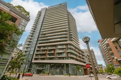 38 Iannuzzi Street 642, Toronto, On M5v 0s2