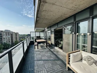 111 Bathurst Street 605, Toronto, On M5v 0m9