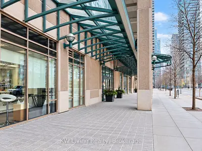 913 Bay Street R2, Toronto, On M5s 3l6