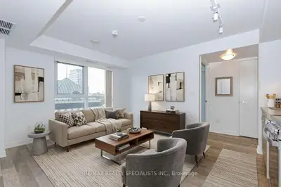 181 Ne Huron Street 604, Toronto, On M5t 0c1
