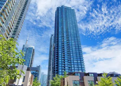 11 Brunel Court 1709, Toronto, On M5v 3y3