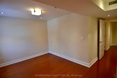 24 Duggan Avenue Main Floor, Toronto, On M4v 1y2