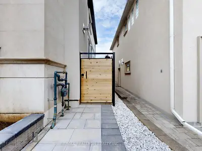 34 Morewood Crescent, Toronto, On M2k 1l7