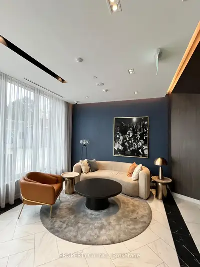 500 Dupont Street 320, Toronto, On M6g 0b8