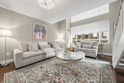 80 Cumberland Street 303, Toronto, On M5r 3v1
