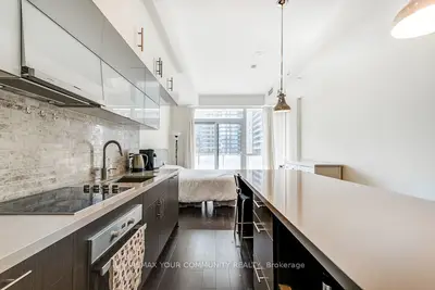 8 Mercer Street 1809, Toronto, On M5v 0c4