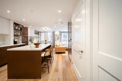 39 Shank Street 308, Toronto, On M6j 3x3