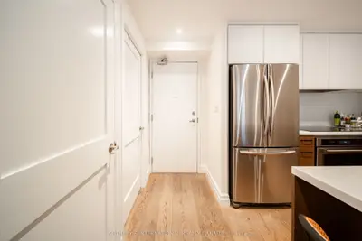 39 Shank Street 308, Toronto, On M6j 3x3