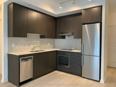 50 Ann O'reilly Road 402, Toronto, On M2j 0c9