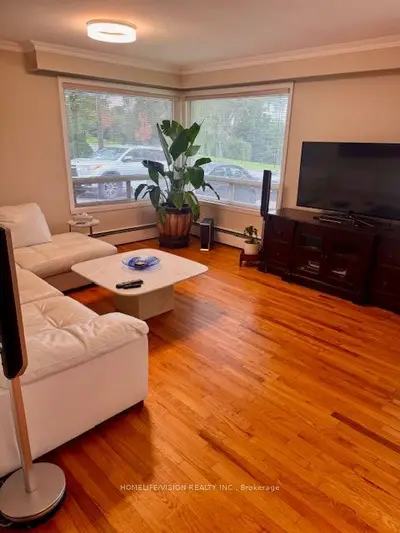 103 Laurentide Drive, Toronto, On M3a 3e4