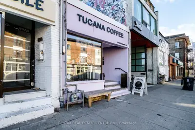 1413 Dundas Street 1, Toronto, On M6j 1y4