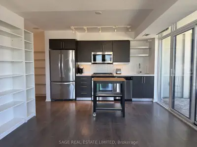 400 Adelaide Street E 2212, Toronto, On M5a 4s3