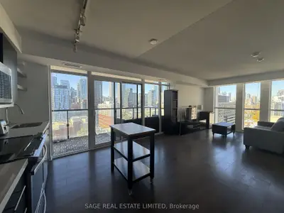 400 Adelaide Street E 2212, Toronto, On M5a 4s3