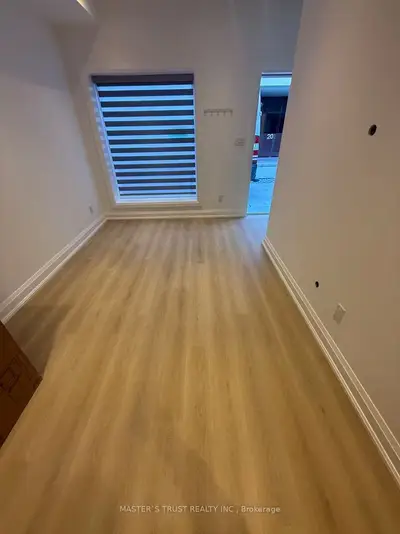 370 Lippincott Street Unit4, Toronto, On M5s 2p7