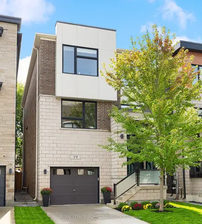 19 Hollyhock Court, Toronto, On M3b 0b4