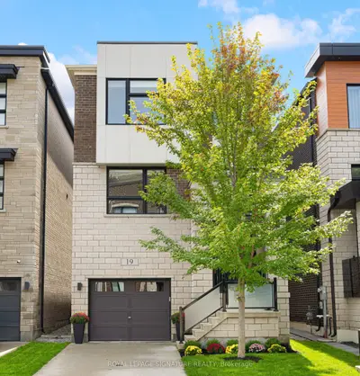 19 Hollyhock Court, Toronto, On M3b 0b4