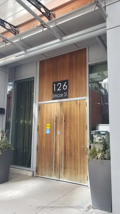 126 Simcoe Street 505, Toronto, On M5h 4e6