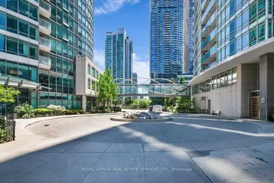 397 Front Street W 911, Toronto, On M5v 3s1