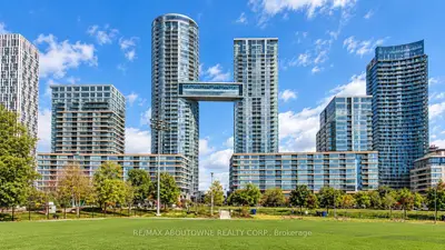 15 Iceboat Terrace 3608, Toronto, On M5v 4a5