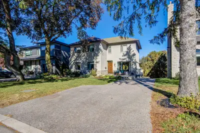 24 Cedarbank Crescent, Toronto, On M3b 3a4