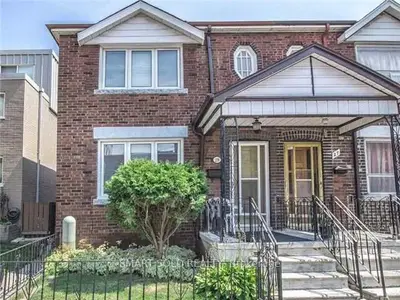 29 Ryerson Avenue, Toronto, On M5t 2p4