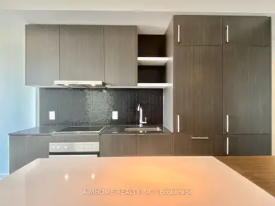100 Harbour Street 6705, Toronto, On M5j 0b5