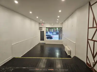 206 Augusta Avenue Main, Toronto, On M5t 2l6