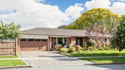 15 Colwick Drive, Toronto, On M2k 2g2