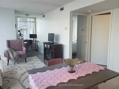 15 Brunel Court 817, Toronto, On M5v 3y6