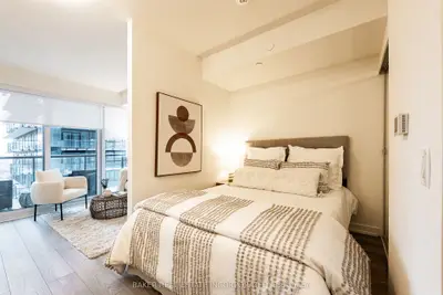 223 Redpath Avenue 1112, Toronto, On M4p 0e8