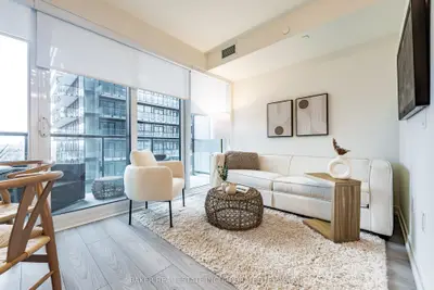 223 Redpath Avenue 1112, Toronto, On M4p 0e8