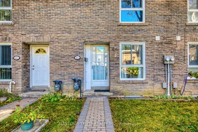 44 Tangle Briar Way, Toronto, On M2j 2m4