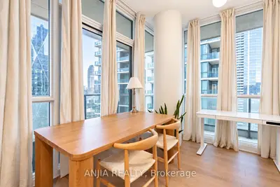 33 Bay Street 3004, Toronto, On M5j 2z3