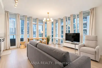 33 Bay Street 3004, Toronto, On M5j 2z3