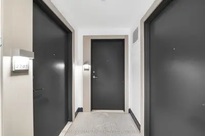 7 Golden Lion Heights N2708, Toronto, On M2m 0c1