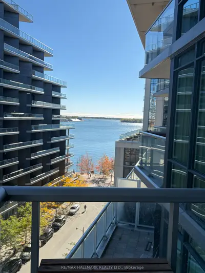 15 Merchants' Wharf 807, Toronto, On M5a 0n8