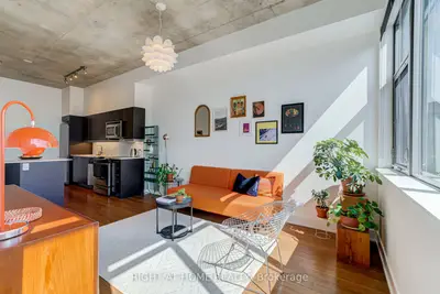 90 Trinity Street 805, Toronto, On M5a 0e4