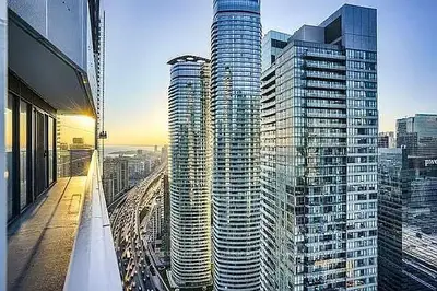 100 Harbour Street 4403, Toronto, On M5j 1b7