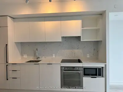 82 Dalhousie Street 1902, Toronto, On M9b 0c5