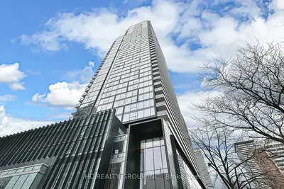 3 Gloucester Street 802, Toronto, On M4y 0c6