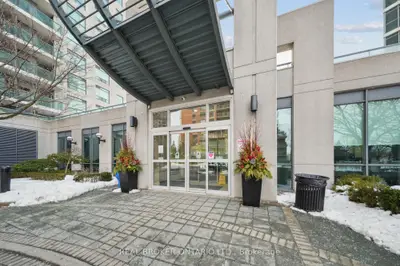 28 Harrison Garden Boulevard 808, Toronto, On M2n 7b5